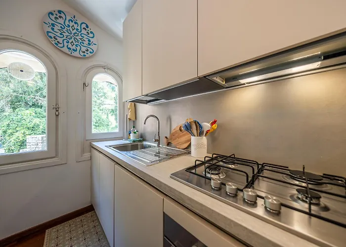 Petite Paraggi Vista E Comodità Sul Mare Apartamento